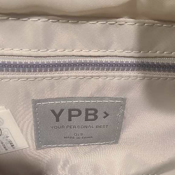 Abercrombie & Fitch Light Gray Belt Bag - Picture 3 of 7